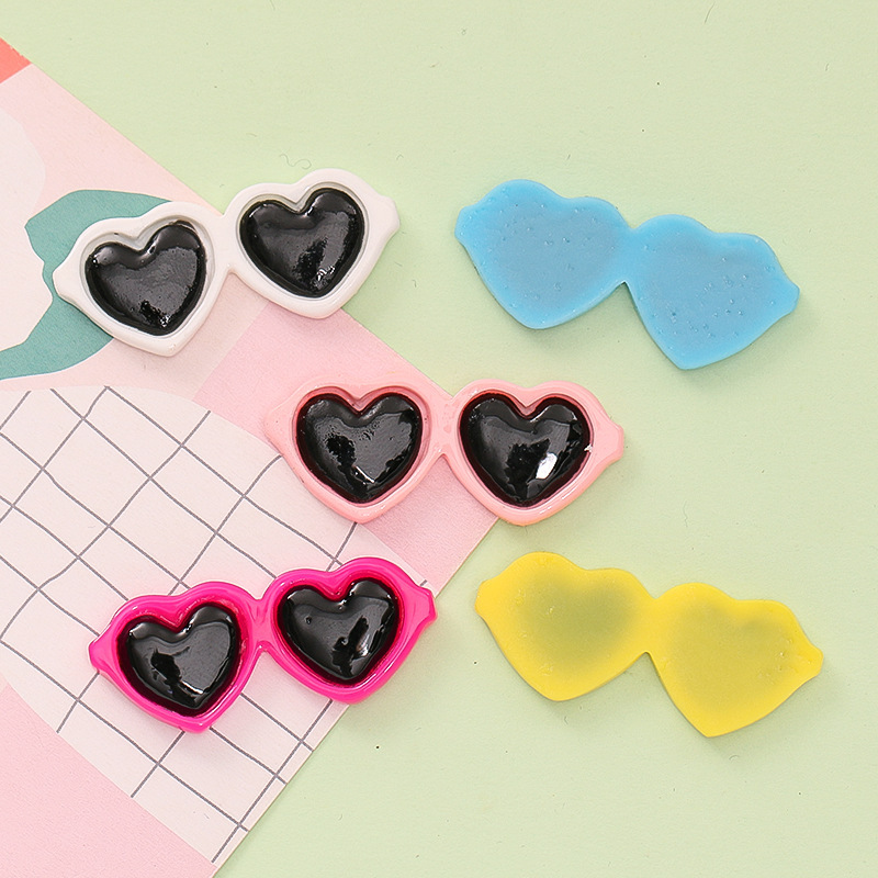 Cute heart-shaped mini glasses, resin accessories, diy ornaments, keychains, hair accessories, cream glue accessories, doll decorations Specification drawing