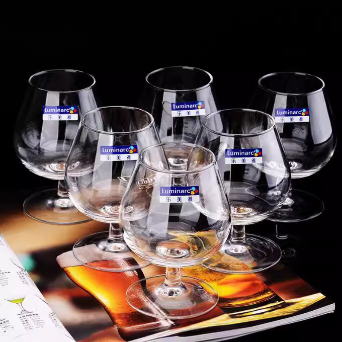 Wholesale of Le Mei Ya Cognac brandy glasses, European low-stemmed foreign wine glasses, bar and hotel whisky glasses, and red wine glasses full figure