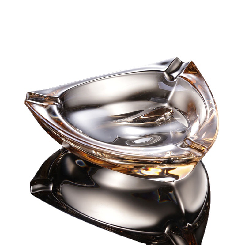 Lizun Crystal triangular ashtray Hotel home hall decoration Creative amber ashtray Cigar ashtray Item Picture