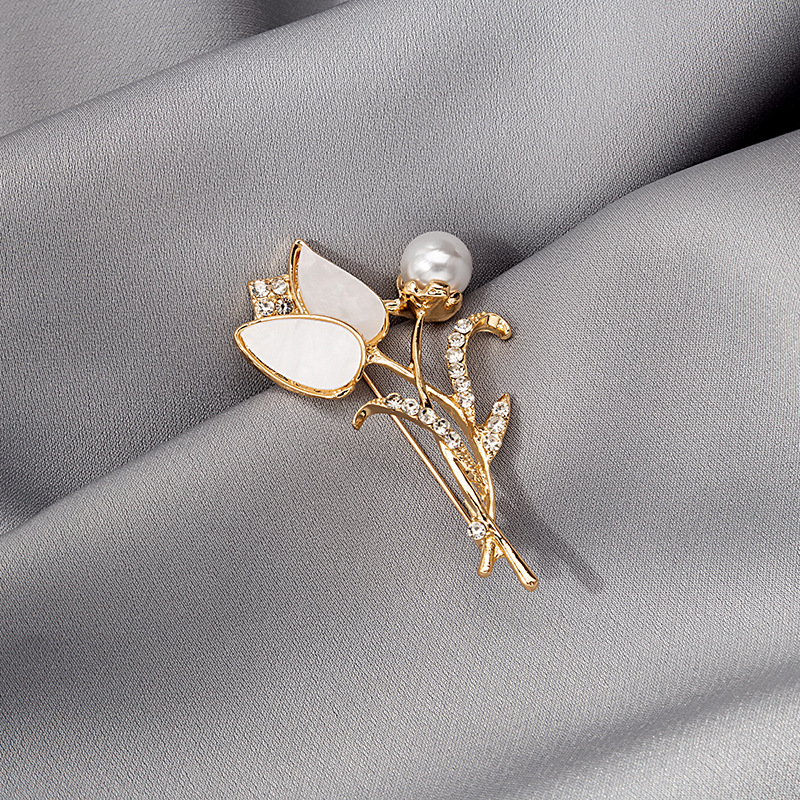 New copper micro-inlaid zircon corsage, natural shell tulip brooch, suit corsage pin, clothing accessory and jewelry details Picture