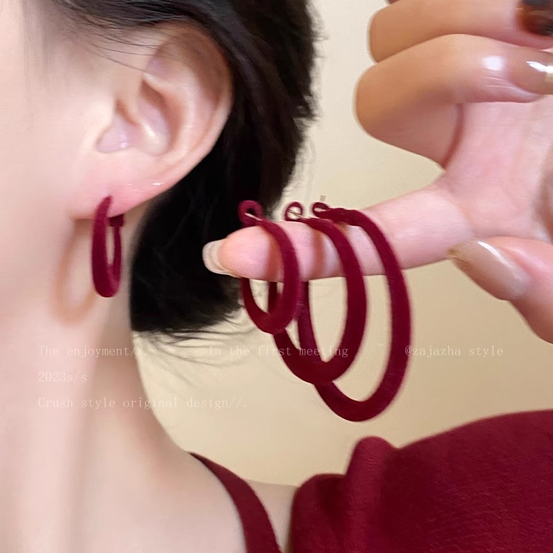 Ankela Red velvet ear rims for women's autumn and winter, a high-end, retro and fashionable style earring, a 2024 new bestseller full figure