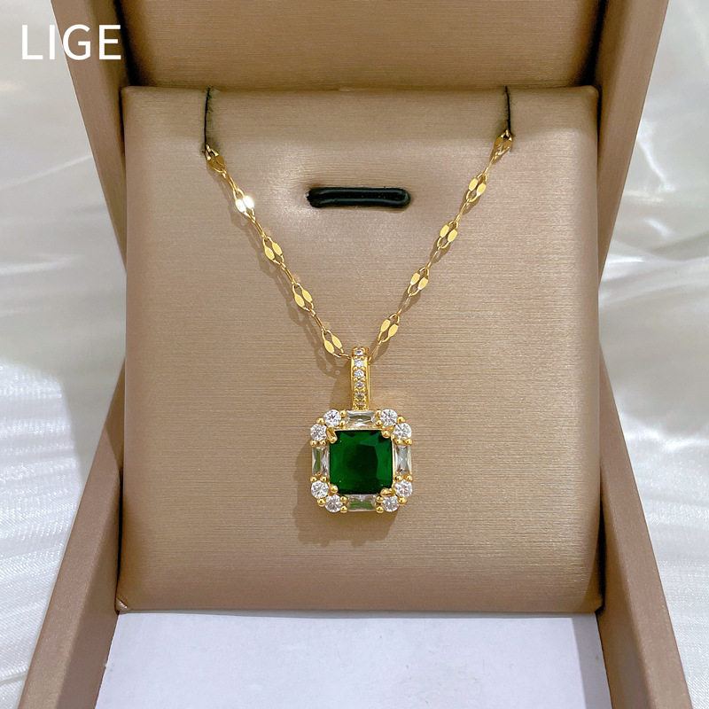 【 Titanium Steel 】 Necklace and earring set, light luxury Full diamond green square, personalized and elegant banquet earrings and necklaces Specification drawing
