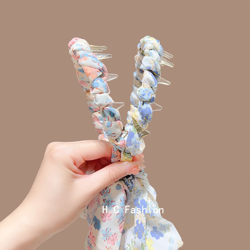 Floral hair bands, braided hair scarves, ribbon hair bands, new wavy headbands for women, high-end and light luxury height-increasing headbands for the top of the head Application Scenario
