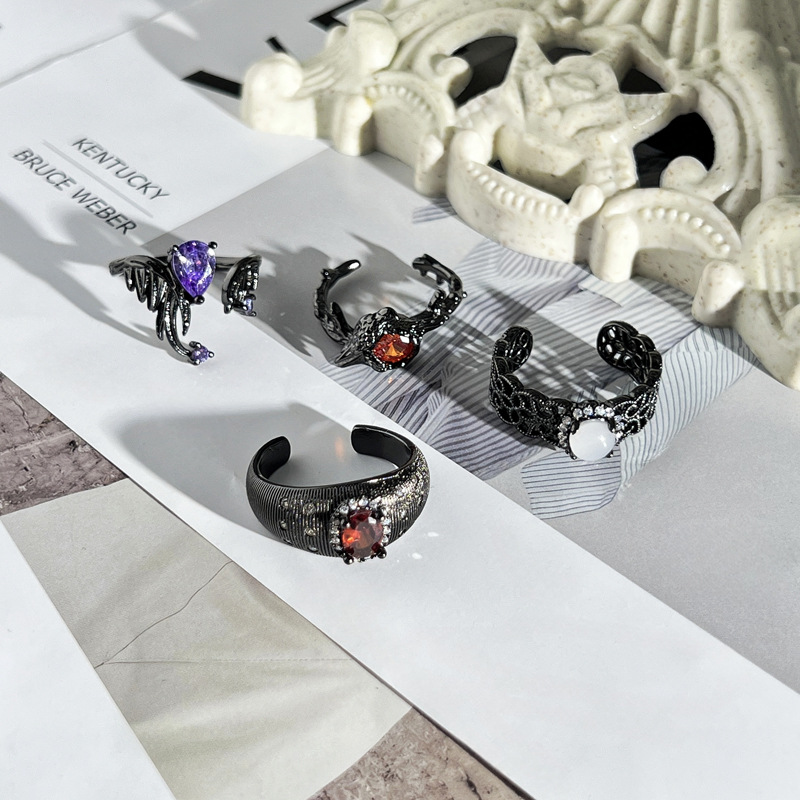 A niche design with a dark retro European and American style, a purple diamond open-top ring, a gender-neutral female style, and a cross-border punk ring full figure