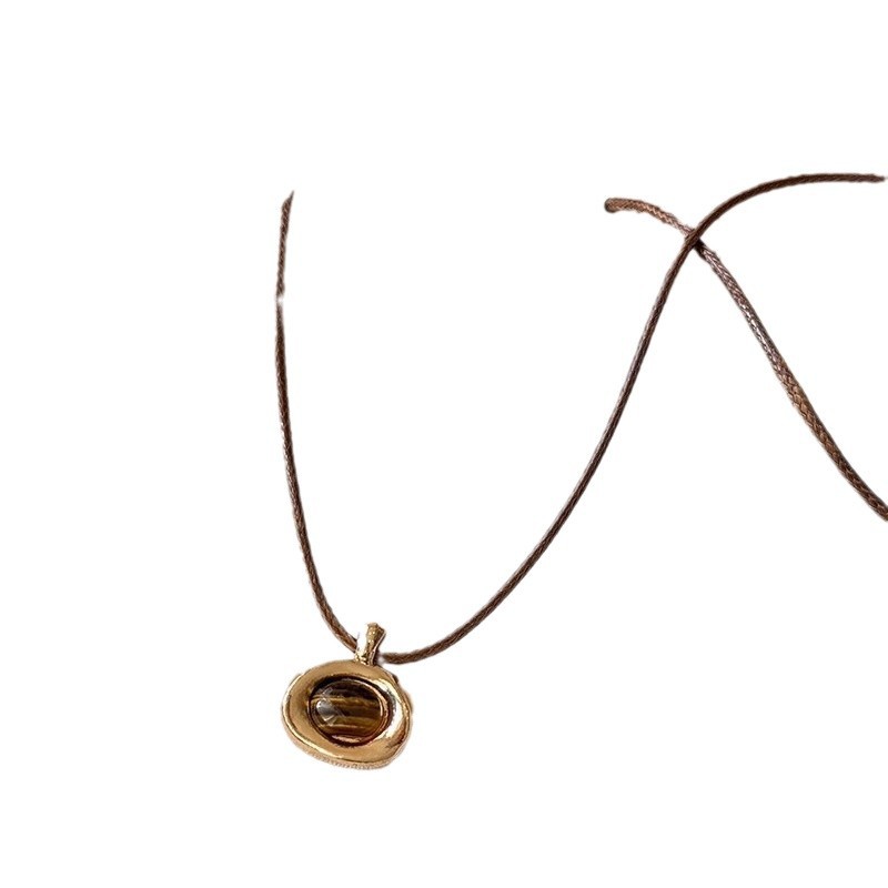 Brown leather rope tiger's eye necklace, women's light luxury sweater chain, retro Maillard design style pull-out necklace Item Picture