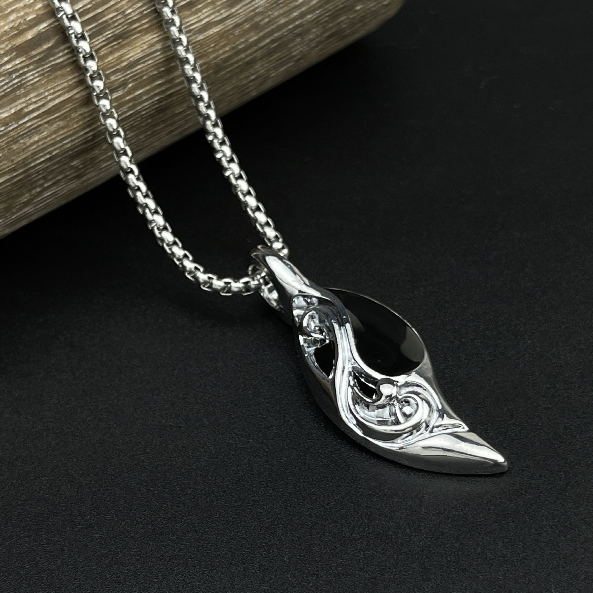 Wholesale of new cross-border European and American retro Viking jewelry necklaces with unique and creative geometric punk style titanium steel necklaces details Picture