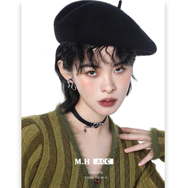 Original spirit snake necklace, women's high-end, light luxury, retro hip-hop, hot girl, Gothic, neutral necklace, black leather collar details Picture