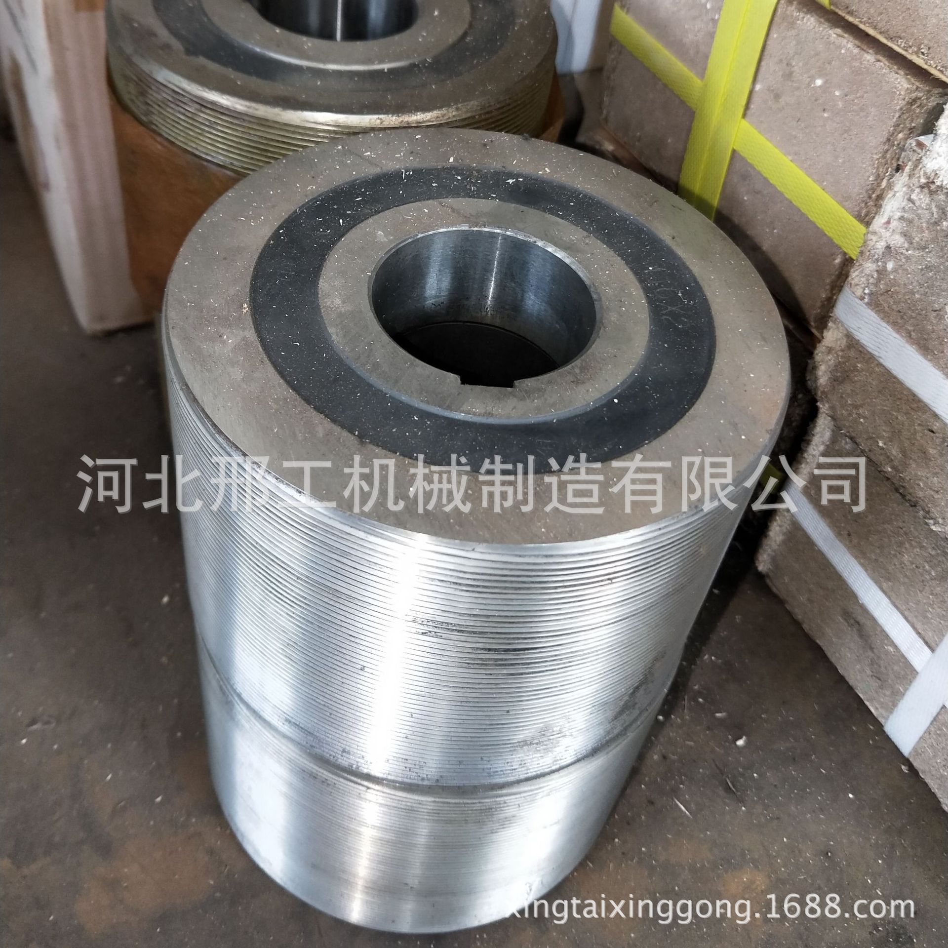 Thread rolling wheel dies, thread rolling wheels of various pitches, thread rolling dies, 54-hole and 75-hole thread rolling machine parts full figure