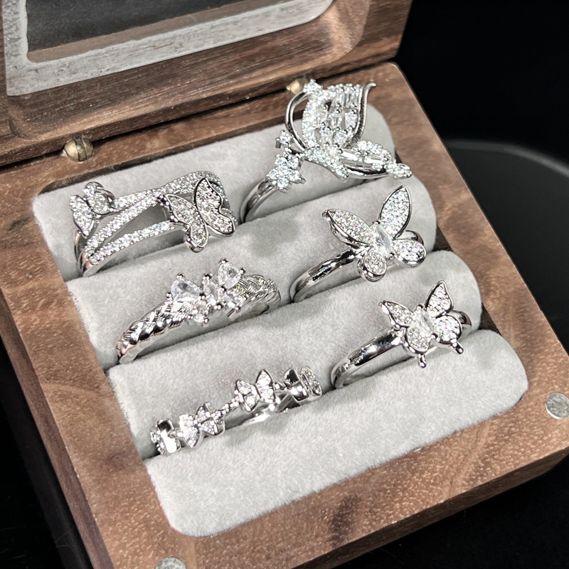 This high-end European and American butterfly full-diamond open-mouth ring features a niche design for women, a fashionable and cool style, and is versatile Specification drawing