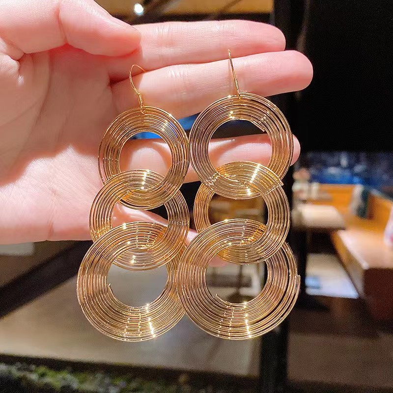 European and American style retro geometric multi-layer circle earrings, female personality fashion, Internet celebrity nightclub stud earrings, exaggerated earrings and earrings Specification drawing