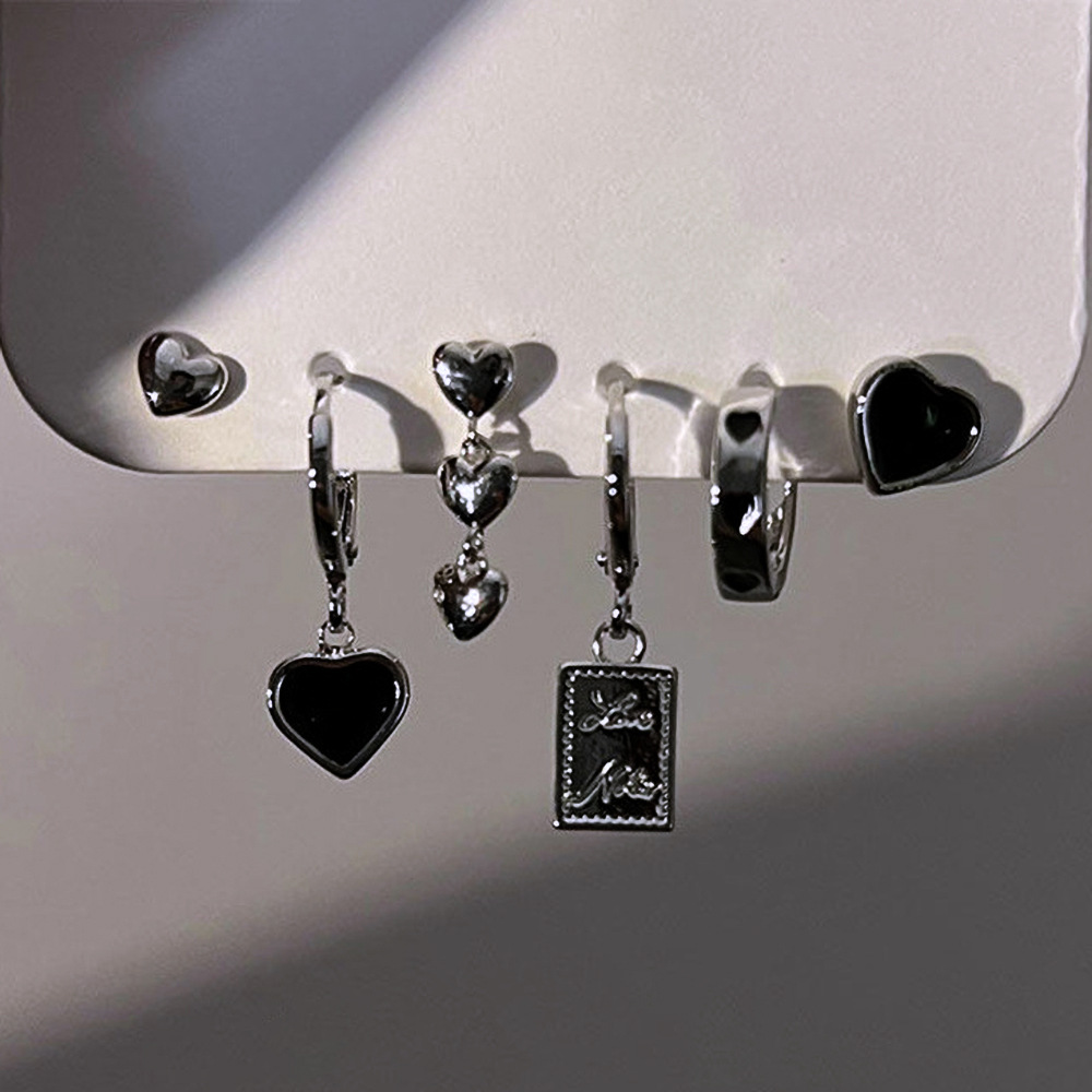 Sweet and cool style accessories, Instagram cold style heart ring six-piece set earrings, personalized ear buckles, high-end style card earrings Application Scenario