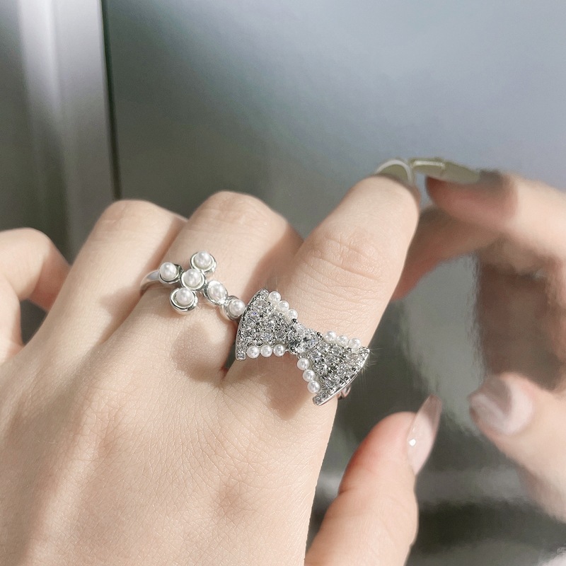 Sweet and cool light luxury bow pearl zircon open ring, exquisite and high-end, niche design, fashionable and individual ring Application Scenario