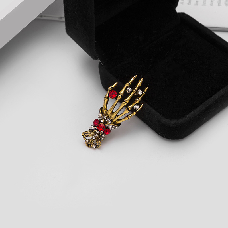 European and American exaggerated Halloween skeleton palm diamond-encrusted retro punk brooch, trendy hip-hop pin and collar pin Application Scenario