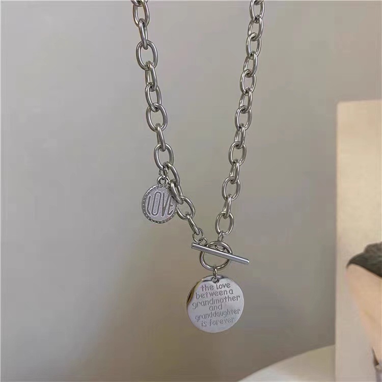 Niche and unique round pendant chain necklace for girls, 2023 new trendy Instagram hip-hop letter collarbone chain for men details Picture