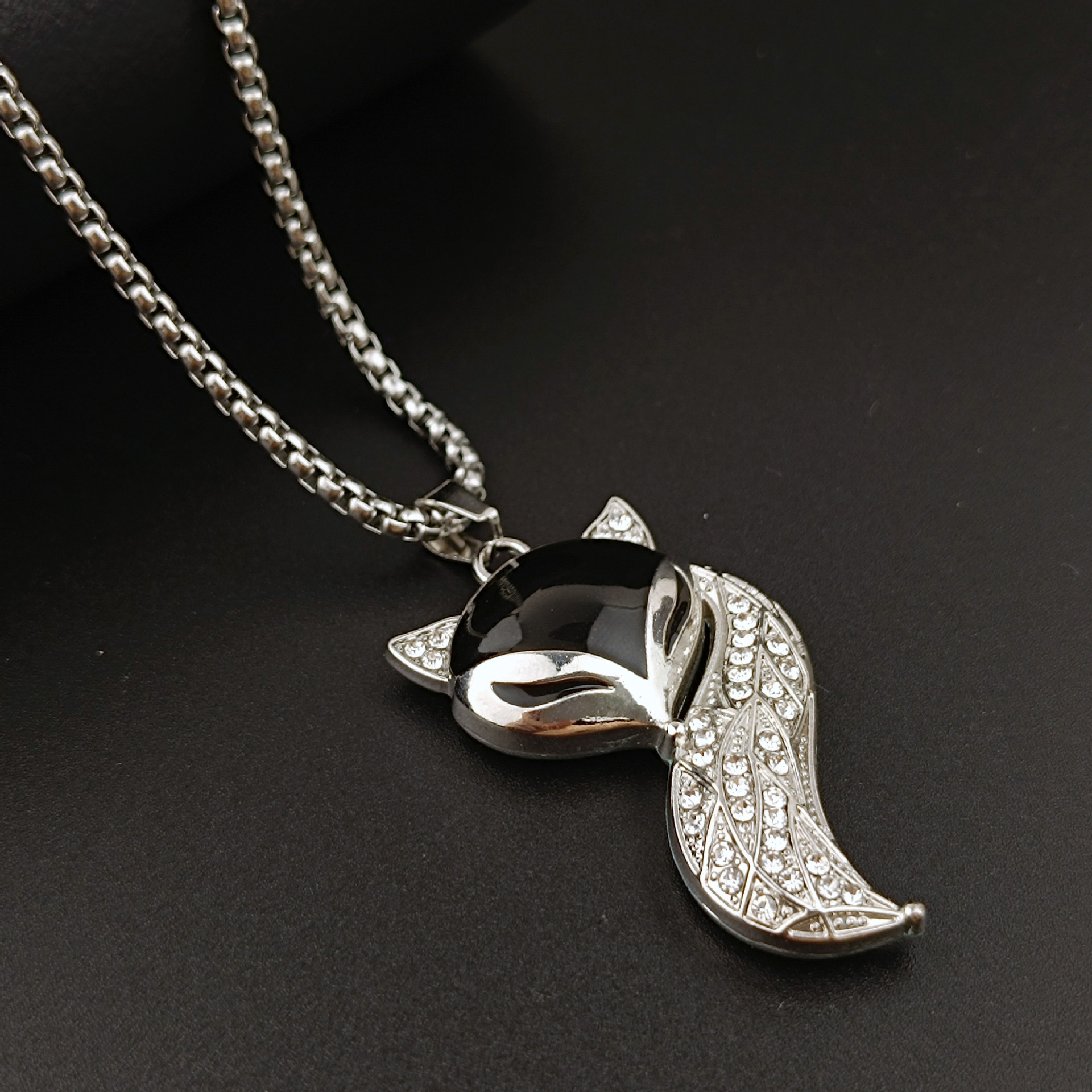 European and American cross-border oil-dripping diamond-encrusted fox pendant necklace, hip-hop couple long sweater chain necklace manufacturer wholesale Specification drawing