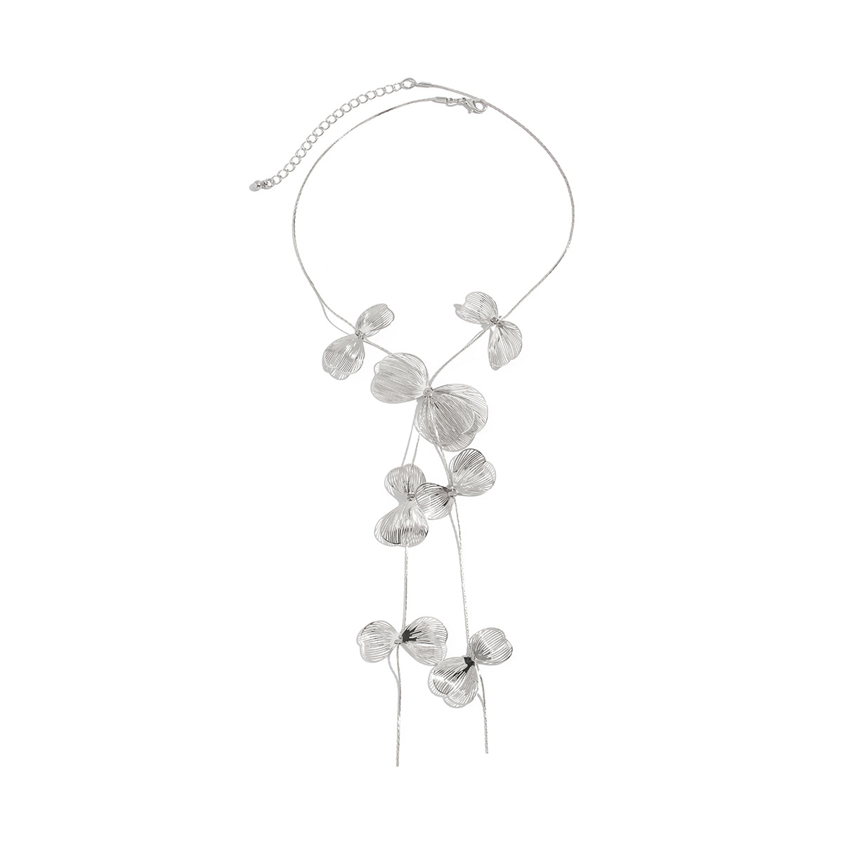 A niche retro ginkgo leaf tassel necklace from Europe and America, with a stylish design and a pull-out choker Item Picture