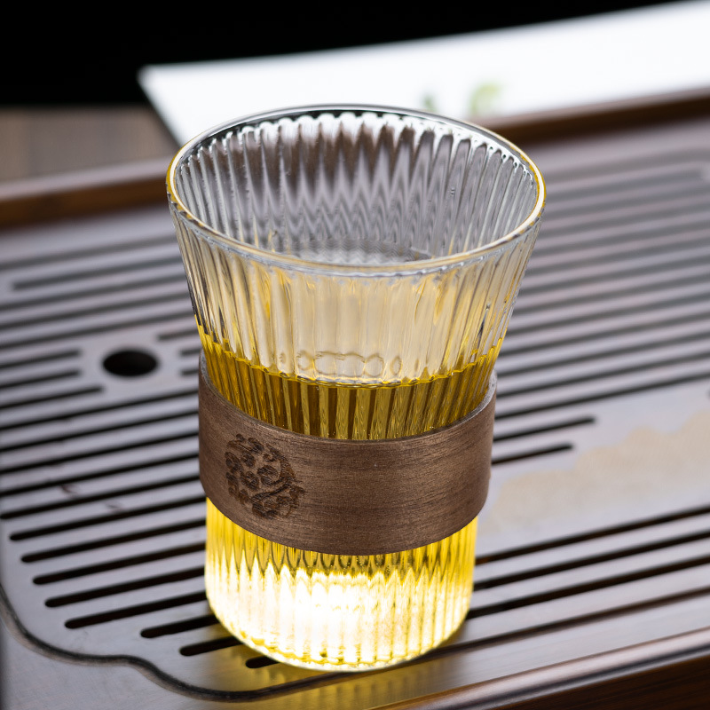 Chinese-style glass cups, household heat-insulating and anti-scald vertical pattern tea cups, drinking cups for guests in the living room, juice cups, coffee cups full figure