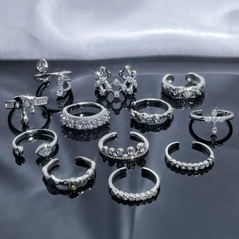 Irregular hollowed-out, simple and elegant, niche open ring, sweet and cool, cross, high-end, fashionable and versatile ring full figure