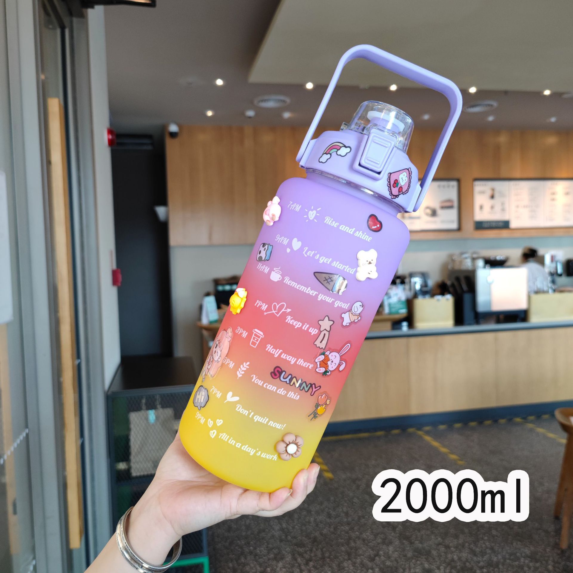 Cross-border e-commerce merchant's large-capacity 2000ml three-color gradient water bottle, frosted double-drinking sports straw water cup details Picture