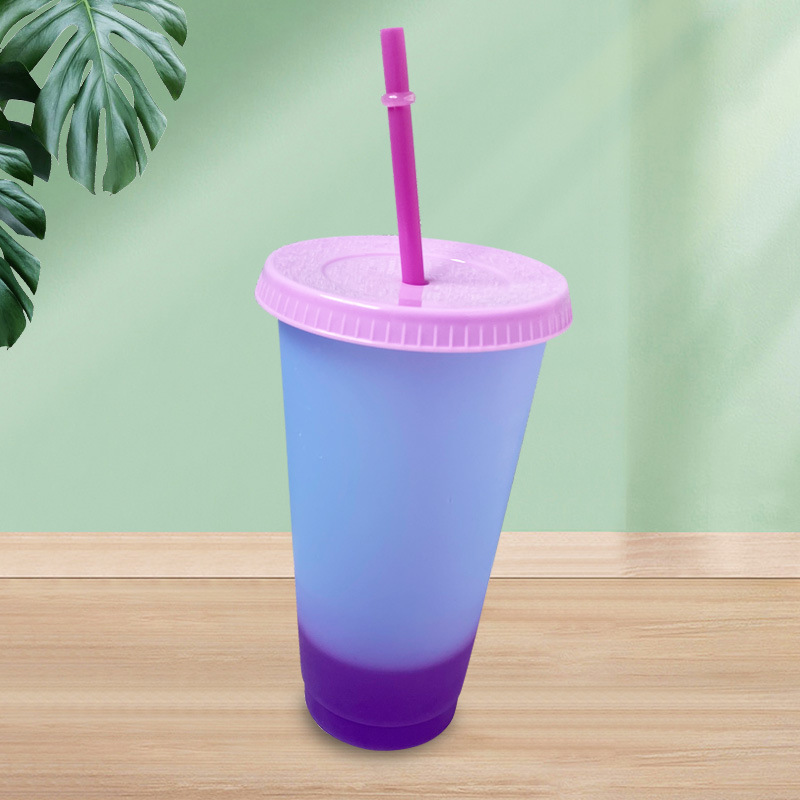 Large-capacity plastic straw cups, glitter color-changing cups that change color when cold, large plastic cups available for customization in multiple colors Application Scenario