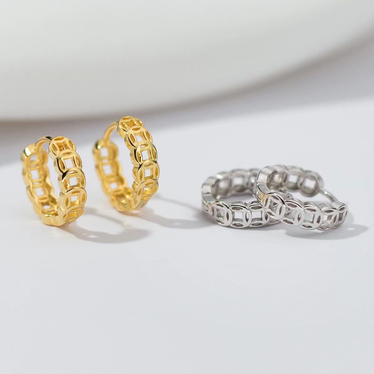 New Chinese-style, retro copper coin earring earrings, women's Instagram trendy, individualistic, fashionable, high-end and niche design earrings Application Scenario