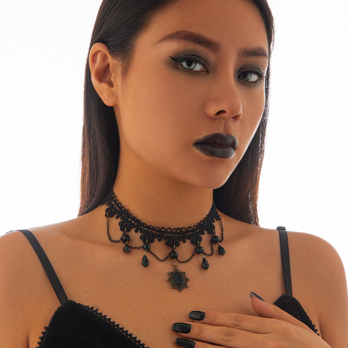 European and American cross-border accessories Pumpkin Festival Spider web lace necklace Halloween Hot girl teardrop-shaped crystal collarbone chain details Picture