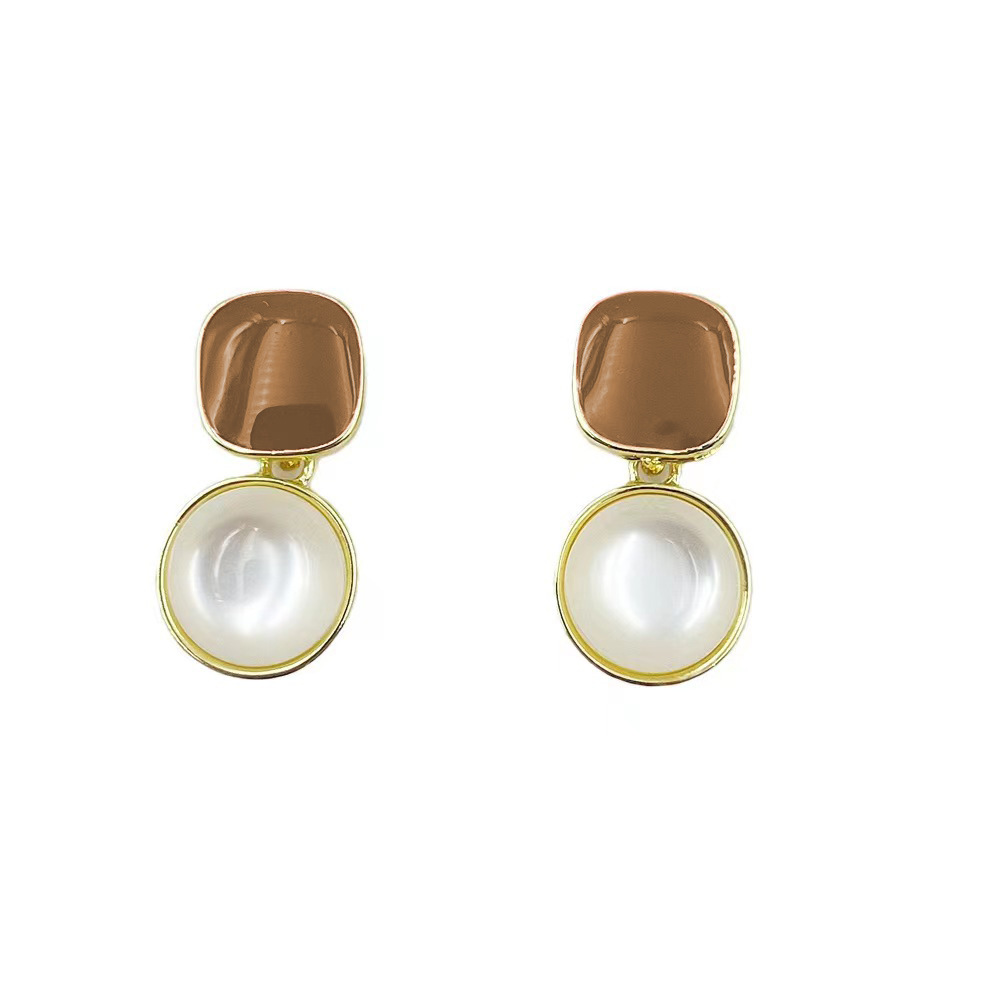 Maillard color series ~ Milk coffee geometric earrings for women on Instagram, trendy French retro style, simple and niche design sense Item Picture