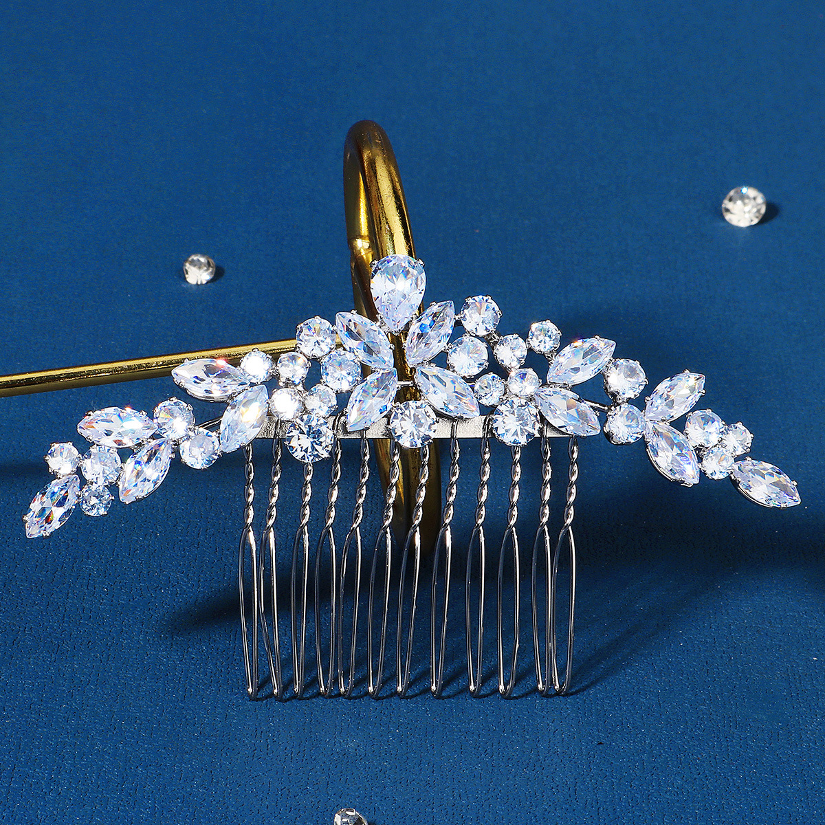 Cross-border bride hair accessory with a high-end and versatile style, a wedding dress and evening gown headwear with a niche design sense, a zircon flower hair comb Application Scenario