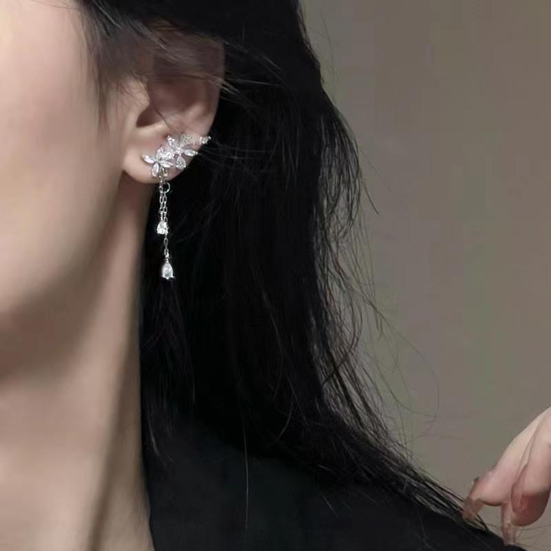s925 Korean version Super Flash Zircon Flower earrings, a light luxury, niche and high-end design long tassel stud earrings Application Scenario