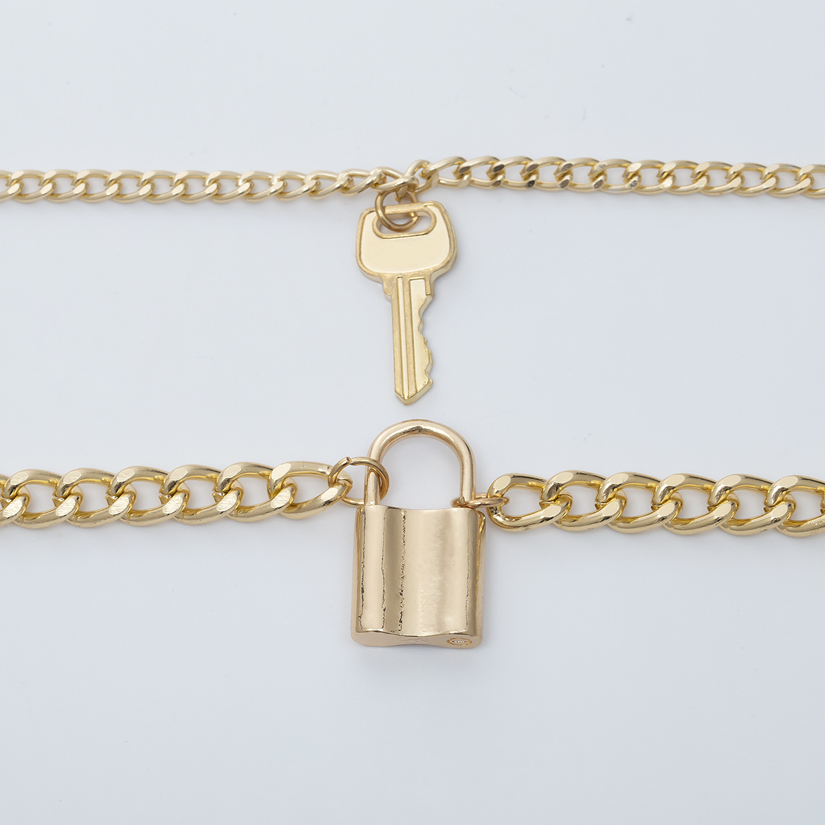 European and American cross-border jewelry, creative and fashionable geometric elements, versatile necklaces, retro key lock-shaped pendants, necklaces for women Item Picture