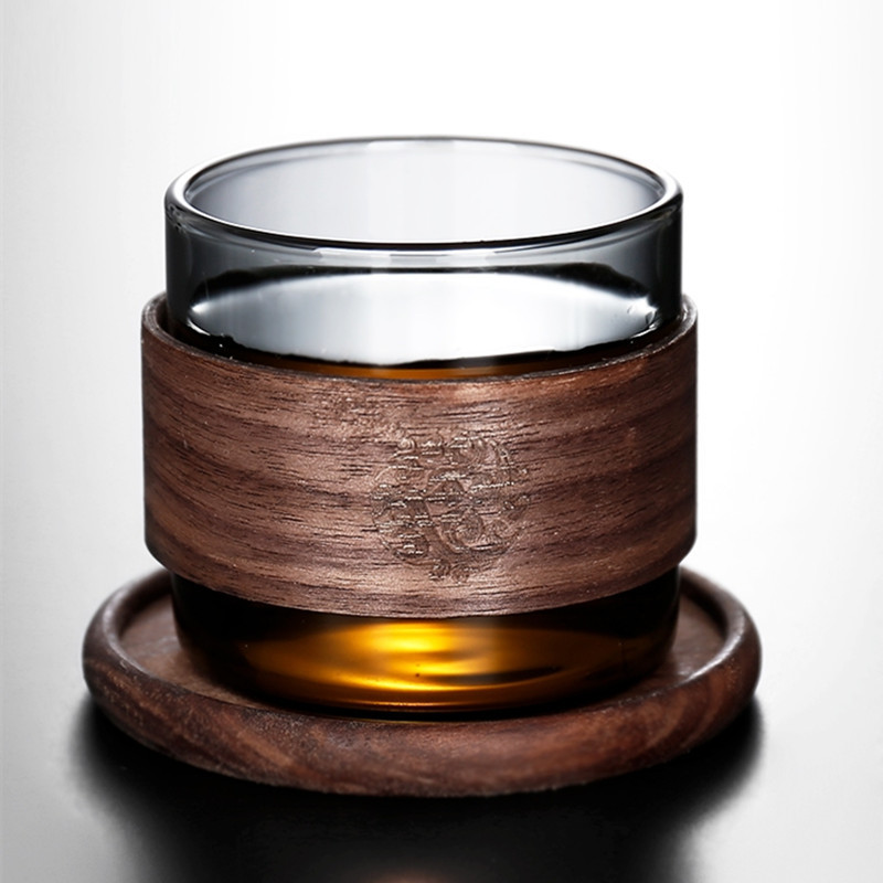 High borosilicate glass small tea cups, household reception tea cups, soot glass tea tasting cups, walnut wood ring heat-insulating tea cups details Picture
