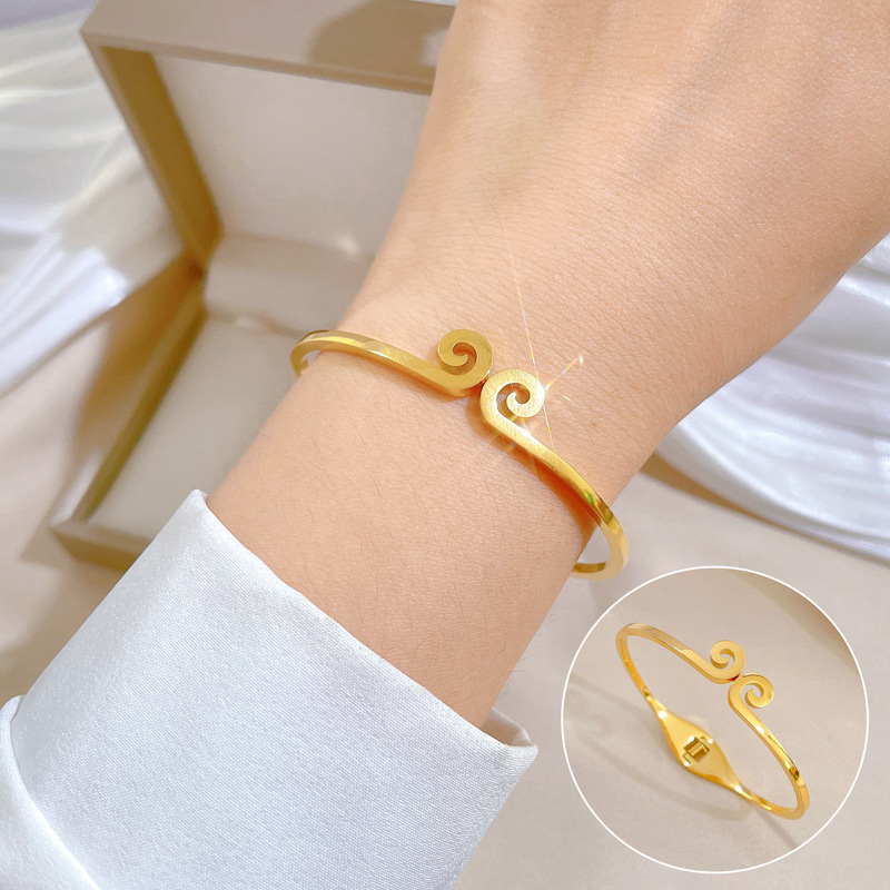 【 All-titanium Steel 】 European and American INS style light luxury titanium steel bracelet, minimalist cross-border tightening spell stainless steel bracelet full figure