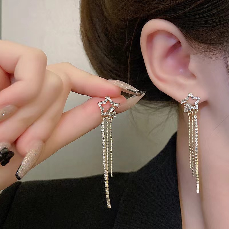 Long star tassel stud earrings for women, light luxury, high-end and versatile, sparkling diamond earrings, ins trendy, trendy and niche design ears full figure