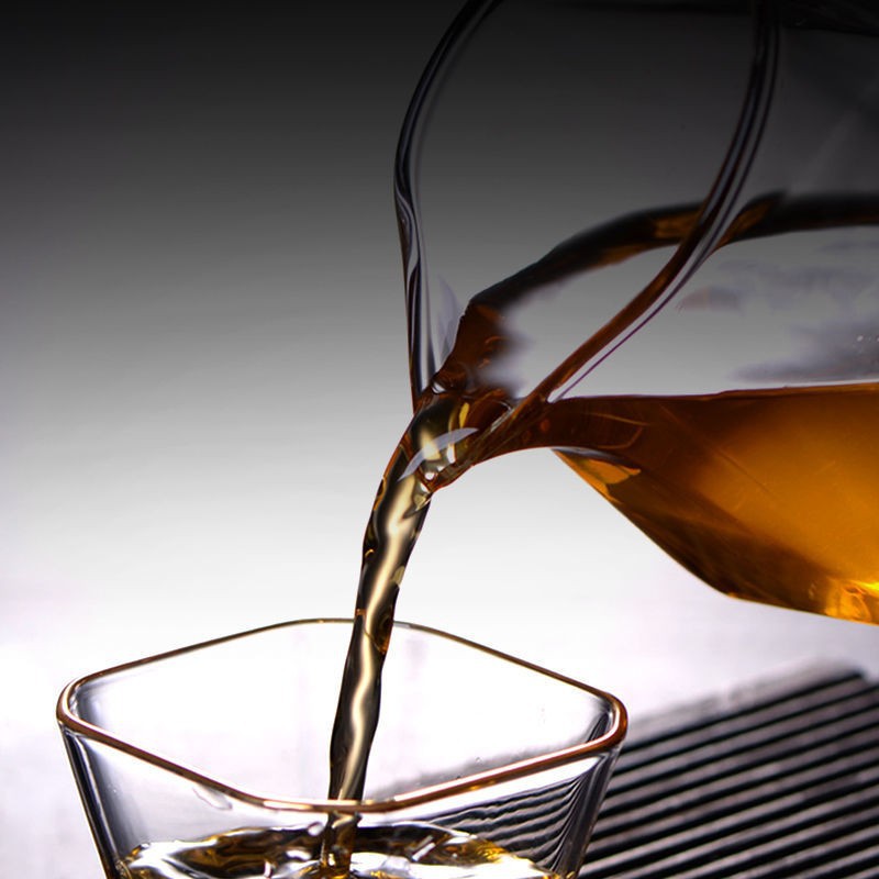 Glass fair cup, diamond-shaped tea tray, thickened public cup, tea divider, large tea set, high-end transparent and transparent tea strainer cup Specification drawing