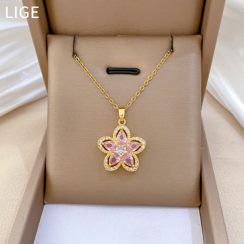 【 Titanium Steel 】 Pink five-petal flower full diamond light luxury and elegant, full diamond necklace, versatile for women, collarbone chain, titanium steel Specification drawing