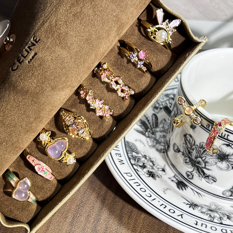 A trendy new Chinese-style gourd-shaped pink flower enamel sweet and cool ring with a cold and elegant female butterfly style details Picture
