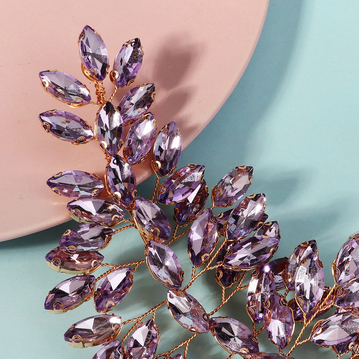 European and American bride accessories, crystal headwear, hair bands, wedding gowns, evening gowns, banquet hair accessories, hand-woven purple rhinestone headbands Application Scenario