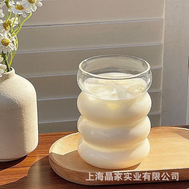 High boron glass cups are cute and have a high level of appearance. Spiral caterpillar cups, cold drink cups, simple milk tea cups and coffee cups Application Scenario