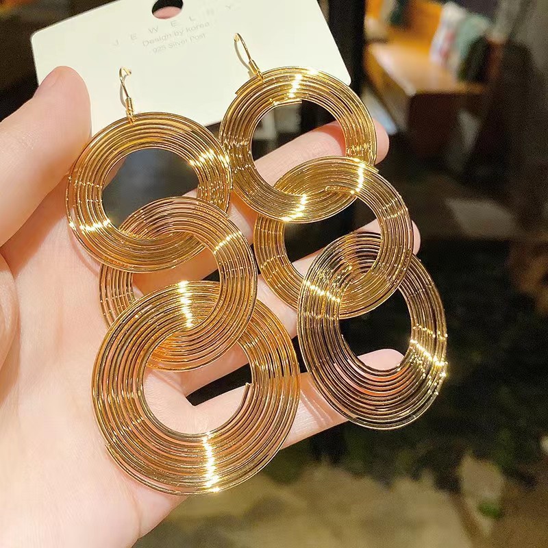 European and American style retro geometric multi-layer circle earrings, female personality fashion, Internet celebrity nightclub stud earrings, exaggerated earrings and earrings full figure