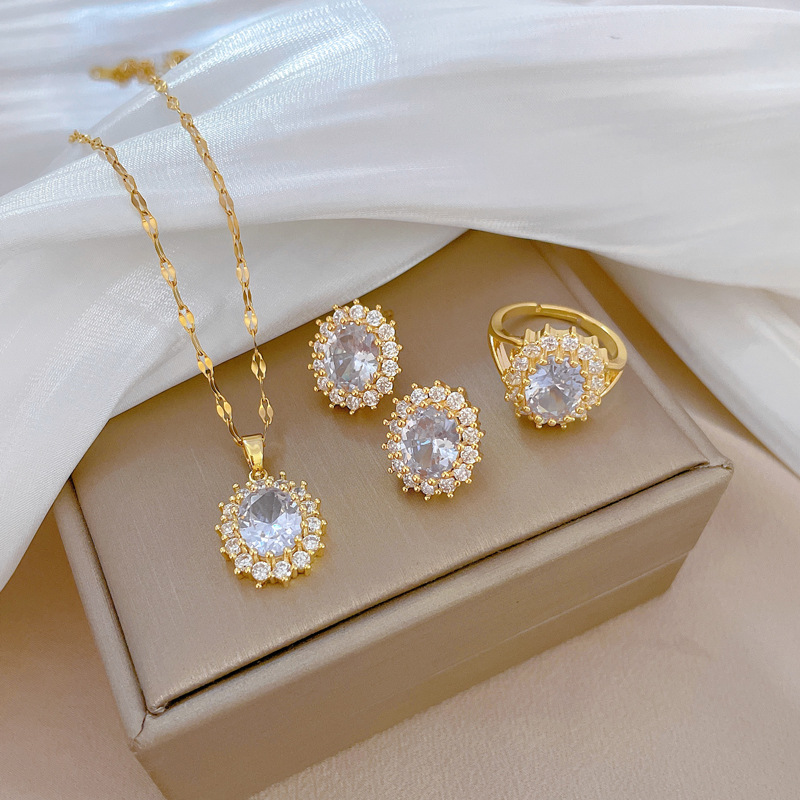 【 Set Combination 】 Egg-shaped horse eye luxurious and elegant zirconium necklace, a trendy women's collarbone chain manufacturer full figure