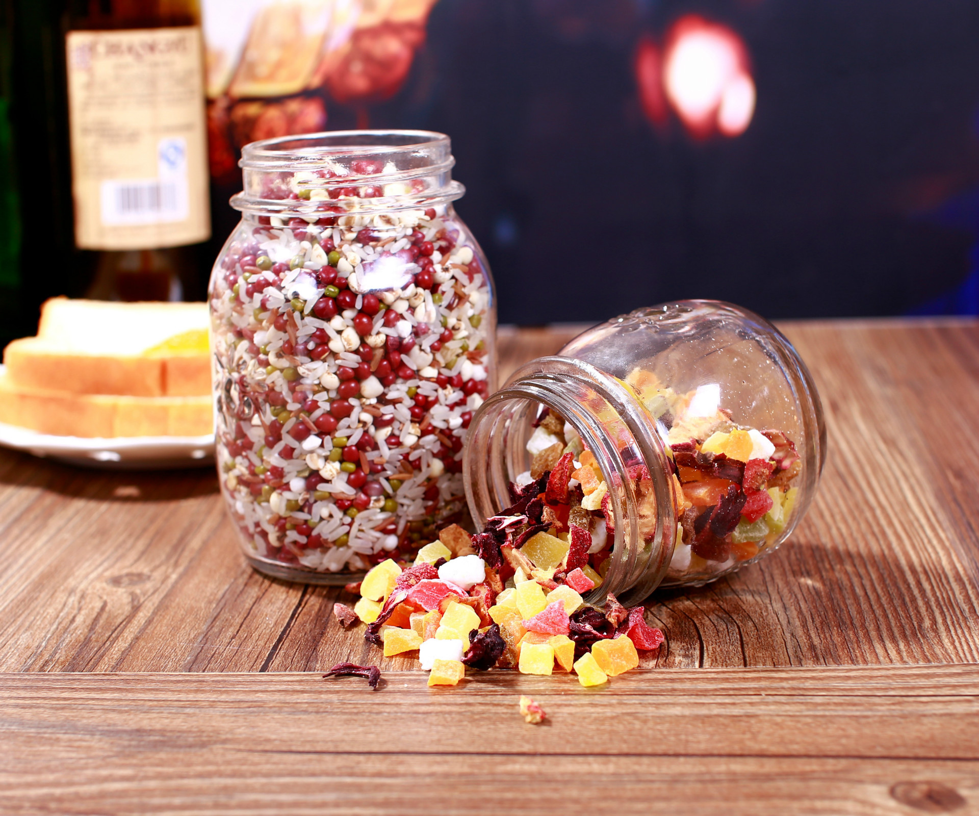 Wholesale carved glass jars, honey glass jars, jam jars, storage jars and sealed glass jars Application Scenario