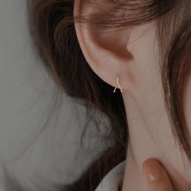Simple line stud earrings for women with a niche design sense on Instagram, a new Korean style trendy and versatile daily ear accessory Specification drawing