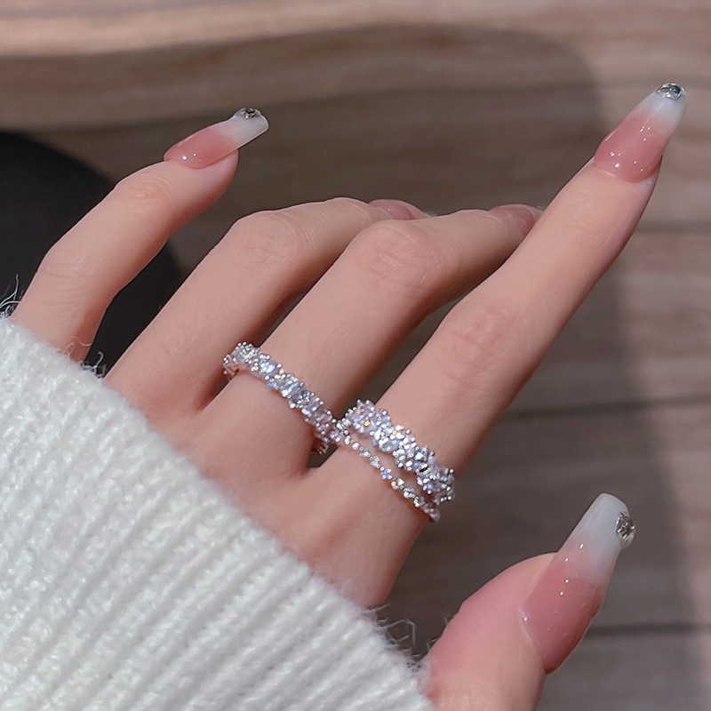 Zircon geometric double-layer open ring, a trendy and simple ring for women in an Instagram style, is a fashionable and stylish accessory with a unique personality and temperament full figure