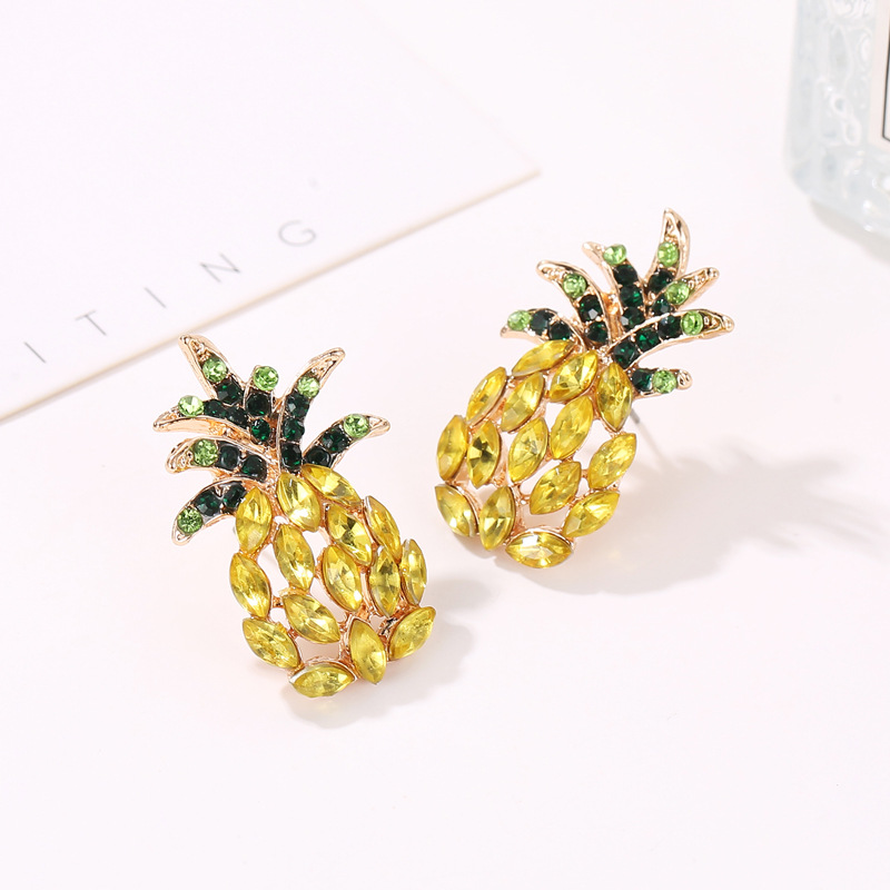 New cross-border sweet pineapple stud earrings, personalized diamond-encrusted creative earrings in a trendy style, factory direct sales, one-piece consignment Specification drawing