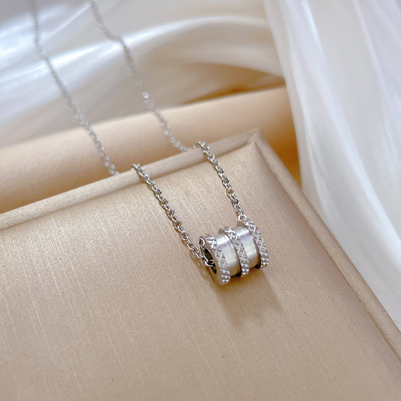 【 All-titanium Steel 】 Xiaoman Yao Furnace Inner real gold cold Necklace, female Instagram Internet celebrity collarbone chain accessory details Picture