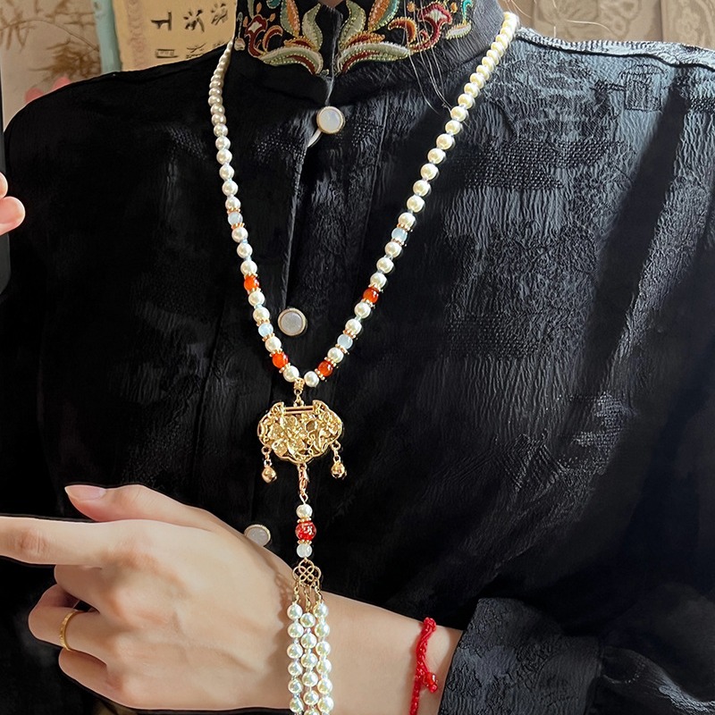 Hanfu court-style long back-cloud daily necklace, versatile horse face skirt accessory necklace, peony lock soft necklace full figure