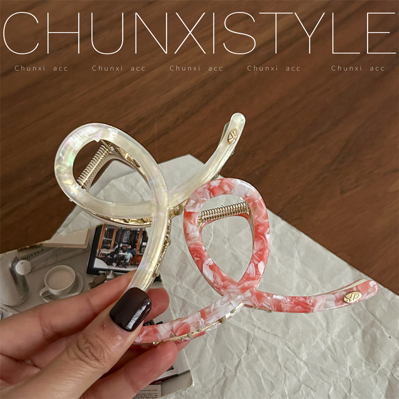 Super Power Acetate Mermaid Girl High-end back clip 2025 New Shark Clip Women's Clip Headwear Hair clip Application Scenario