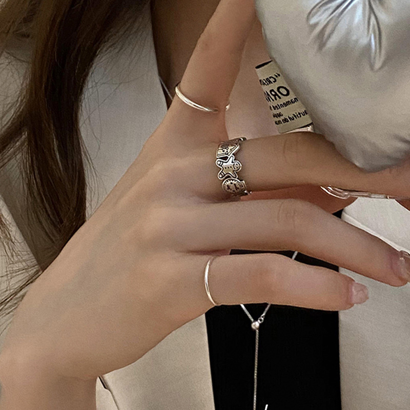 Korean cartoon character ring, women's InS-style niche design sense index finger ring, fashionable and individual minimalist plain ring ring details Picture