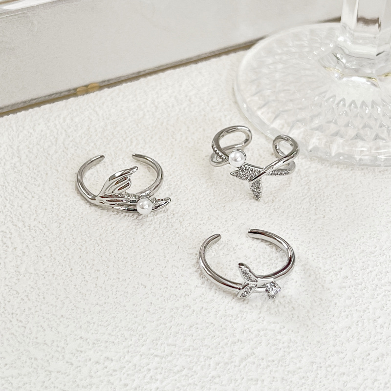 Sweet and cool, exquisite mermaid exhaust gas, simple open ring, women's fashion, niche design sense, unique and versatile ring full figure