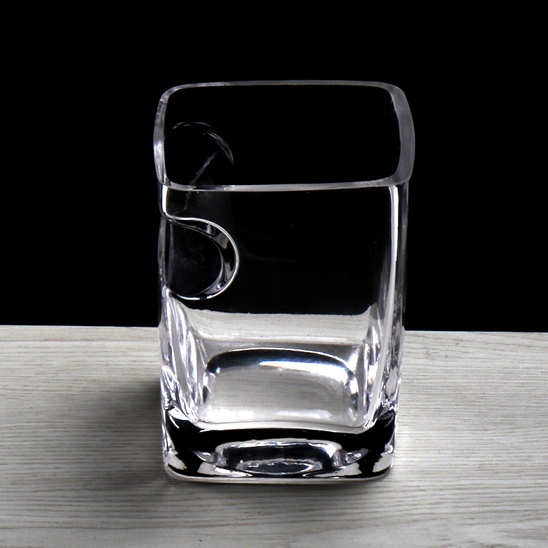 Cigar glass, crystal glass, whisky glass, bar spirits, beer glass, wine utensils, hand-blown round cigar glass details Picture